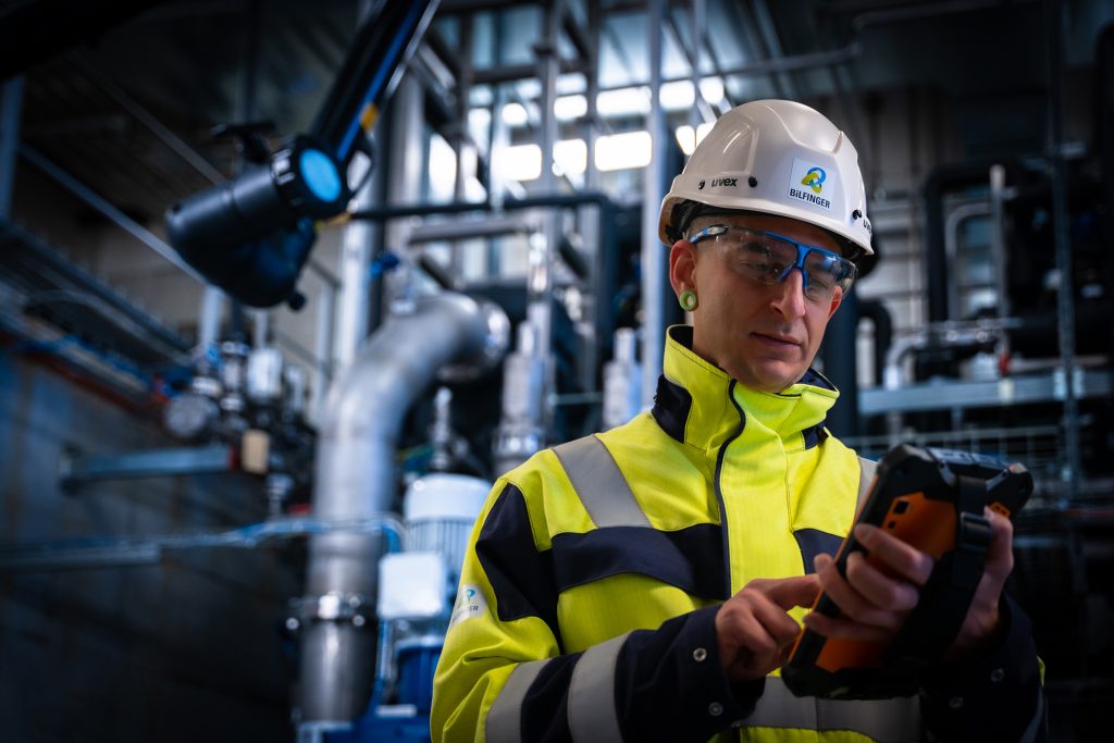 ABB and Bilfinger to help industries boost efficiencies.